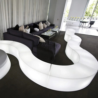 Banc, chaise, tabouret de bar, tabouret incurvé, chaise cube LED en plastique imperméable pour l'extérieur, pour fêtes, événements, jardin