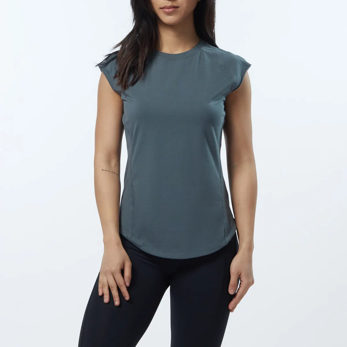 women's Fitted cap sleeves shirts Customize Crew neckline with scoop hem t-shirt