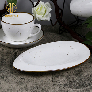Tazze da tè di colore bianco fatte a mano del caffè dell'hotel del ristorante della porcellana di stile occidentale con la <span class=keywords><strong>tazza</strong></span> di ceramica moderna del caffè della linea dorata - Product Image 5