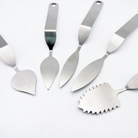 Spatule angulaire en acier inoxydable en forme de feuille de plume pour la décoration de chocolat, spatule pour mousse, glaçage, pâtisserie, outils de bricolage