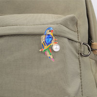 Lencana Pin Enamel Tema Burung Beo Kristal Warna-warni Untuk Tas, Topi, Pakaian, Dan Hiasan Penataan Pribadi