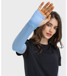 SHINBENE Logo personalizzato UPF50 + manicotti <span class=keywords><strong>di</strong></span> raffreddamento del <span class=keywords><strong>braccio</strong></span> <span class=keywords><strong>di</strong></span> protezione UV delle donne copertura del <span class=keywords><strong>braccio</strong></span> all'aperto per ciclismo in seta <span class=keywords><strong>di</strong></span> ghiaccio - Product Image 3