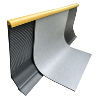 Moderne Flexible PVC Umweltfreundliche 2mm Dicke Cove-Former Fußleisten-Verkleidungsplatte in Schwarz für Apartment- und Hotelböden mit Teppich
