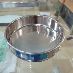 Clogging Smooth Wall Steel Sieving Mesh with Cleaning Accessory for Quartz Sand Particle Sieving and <b>Silica</b> Sand Size - Product Image 3