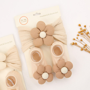 Groothandel Mode Zachte Baby Haarband Antislip Sokken Set Fontanel Bescherming Hoofd 0-3 Jaar Oude Mooie Grote Bloemen Hoofdband - Product Image 3
