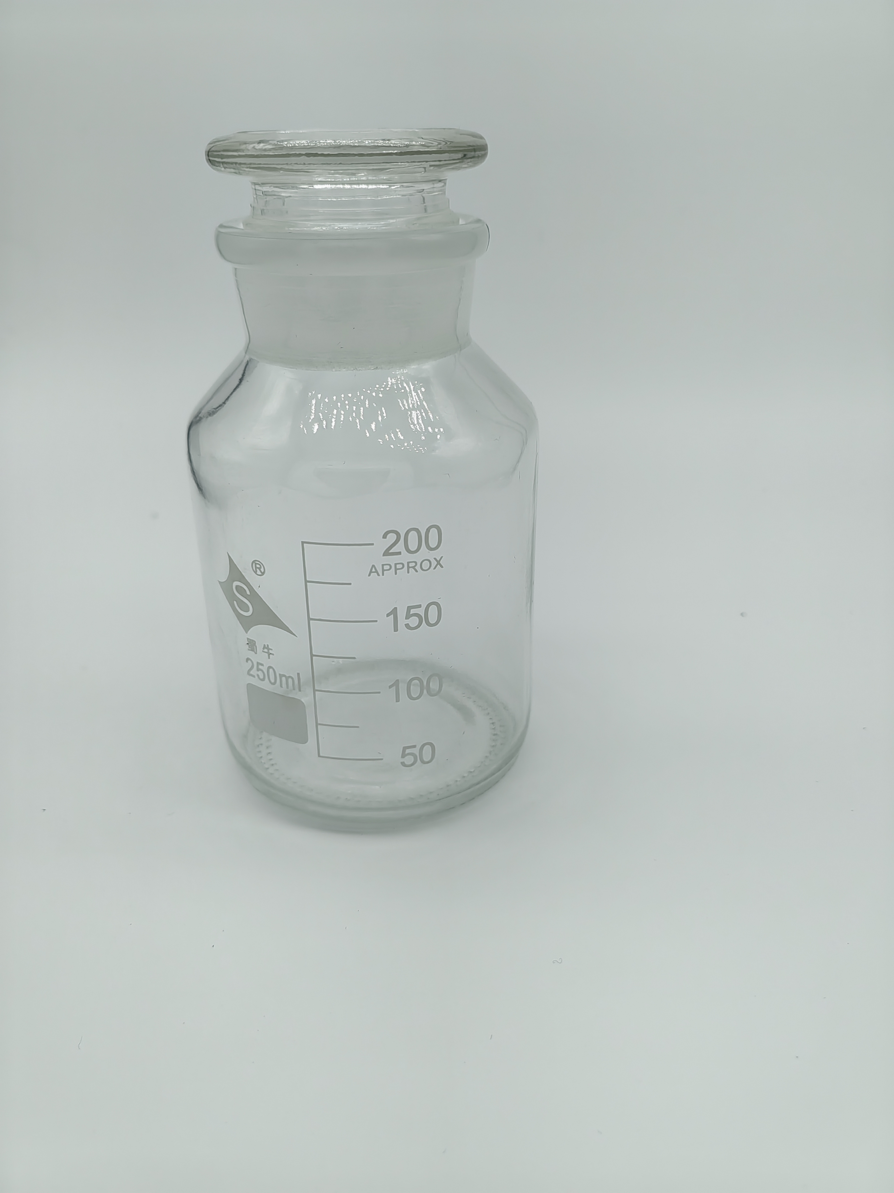 mouthpiece inner bottle bowl bottle body gravity glass