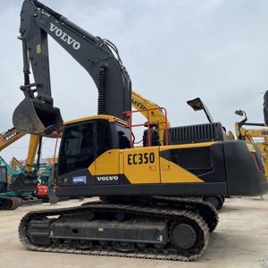 Volvo EC350 robuste et durable pour le creusement et le remblayage de fondations de sites industriels avec des matériaux granulaires lourds et volumineux - Product Image 5