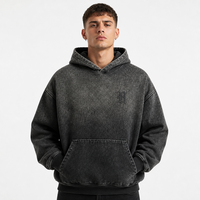 Sweat à capuche oversize noir délavé pour homme, style gothique, avec broderie H sur la poitrine, motif ange sombre, texte en strass en forme d'arche, badge fleur de lys, Hip Hop