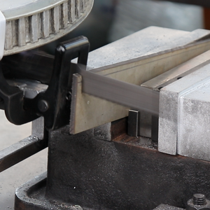 Hoja <span class=keywords><strong>de</strong></span> <span class=keywords><strong>sierra</strong></span> recíproca con punta <span class=keywords><strong>de</strong></span> carburo para podar, 12 pulgadas, 3 TPI, 25 dientes, corte multiusos, fabricada en Vietnam - Product Image 4