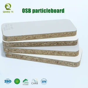 Panneaux <span class=keywords><strong>OSB</strong></span> finis de qualité commerciale de 18 mm pour hôtels et usage domestique, panneaux <span class=keywords><strong>OSB</strong></span> écologiques pour cuisines extérieures et chambres - Product Image 1