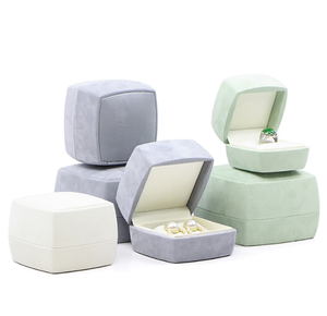 Boîtes à bijoux haut de gamme faites à la main, ensemble complet, enveloppées de tissu en velours, base rigide, combinaison de trois couleurs blanc, gris, vert, magnétiques - Product Image 1