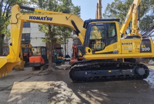 รถขุดมือสอง Komatsu PC200-8 ราคาถูก เครื่องขุดดิน อุปกรณ์ก่อสร้างสำหรับขาย - Product Image 5
