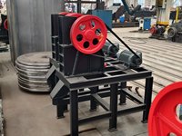 Petite machine de concassage primaire pour l'exploitation minière, concasseur à mâchoires mini électrique et diesel à double alimentation pour l'or et l'argent