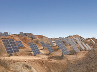 Système de suivi solaire automatique à double axe avec surveillance à distance RS485 pour les fermes photovoltaïques