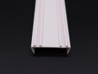 Fabricant Profilé en PVC blanc en forme de U avec trou de traitement Fente pour carte de support carrée en plastique PVC