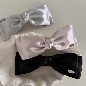 Pinza para el pelo con lazo de tela de satén de doble capa plateada estilo francés para niña, accesorio para el pelo con clip de resorte - Product Image 1