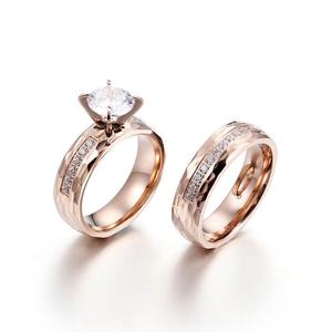 Anillos de Boda Románticos Finos de Acero Inoxidable con Zirconia, Recubrimiento PVD de 14k/18k, para Hombre y Mujer - Product Image 2