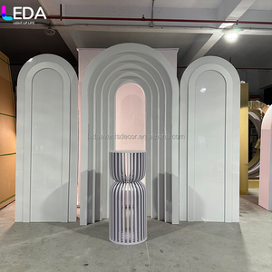 Backdrop Pernikahan Akrilik LEDA Custom Putih Multi-Layer Lengkung Berlampu LED untuk Dekorasi Pernikahan, Ulang Tahun, Pesta Hotel - Product Image 3