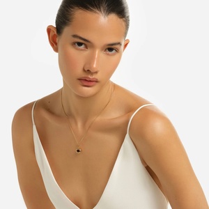 <span class=keywords><strong>Collier</strong></span> Pendentif Grenat en <span class=keywords><strong>Or</strong></span> 18K, Étanche, Colliers <span class=keywords><strong>Or</strong></span> et Argent, Pendentif de Luxe Tendance, Unique et Élégant, Nouveauté Designer - Product Image 3