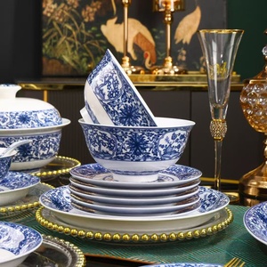Service <span class=keywords><strong>de</strong></span> table en céramique <span class=keywords><strong>de</strong></span> style chinois moderne Jingdezhen, ensemble <span class=keywords><strong>de</strong></span> bols et assiettes en porcelaine bleu et blanc, cadeau pour la maison - Product Image 2
