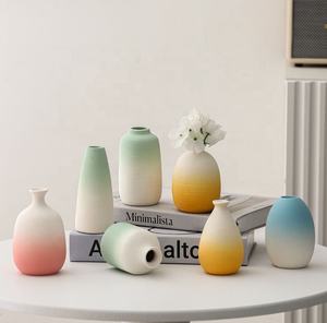 Vase à fleurs en céramique blanche style nordique, émaillé, en forme de sac à main, écologique, prix usine, pour décoration intérieure et festivals - Vente chaude - Product Image 4