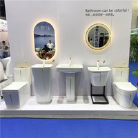 Vente en gros d'appareils sanitaires blancs Toilette montée au sol Cuvette de salle de bain Lavabo en céramique Commode de toilette une pièce Ensembles de toilette