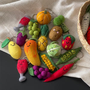 Porte-clés en feutre faits main, fruits et légumes, breloques mignonnes en feutre de <span class=keywords><strong>laine</strong></span> pour sacs, cadeau amusant pour elle, enfants, professeurs, amis, porte-clés écologique - Product Image 1