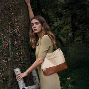 Bolso Tote Casual Unisex de Moda, Alta Calidad, Nuevo Diseño de Lujo, con Dos Correas de Cadena Extraíbles, Cierre de Cremallera Impermeable - Product Image 6