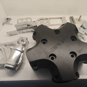 Boîtier de boîte de vitesses en aluminium usiné CNC sur mesure à 5 axes, usinage par fraisage et tournage, boîtier de boîte de transfert de course, boîtier de transmission CNC - Product Image 2