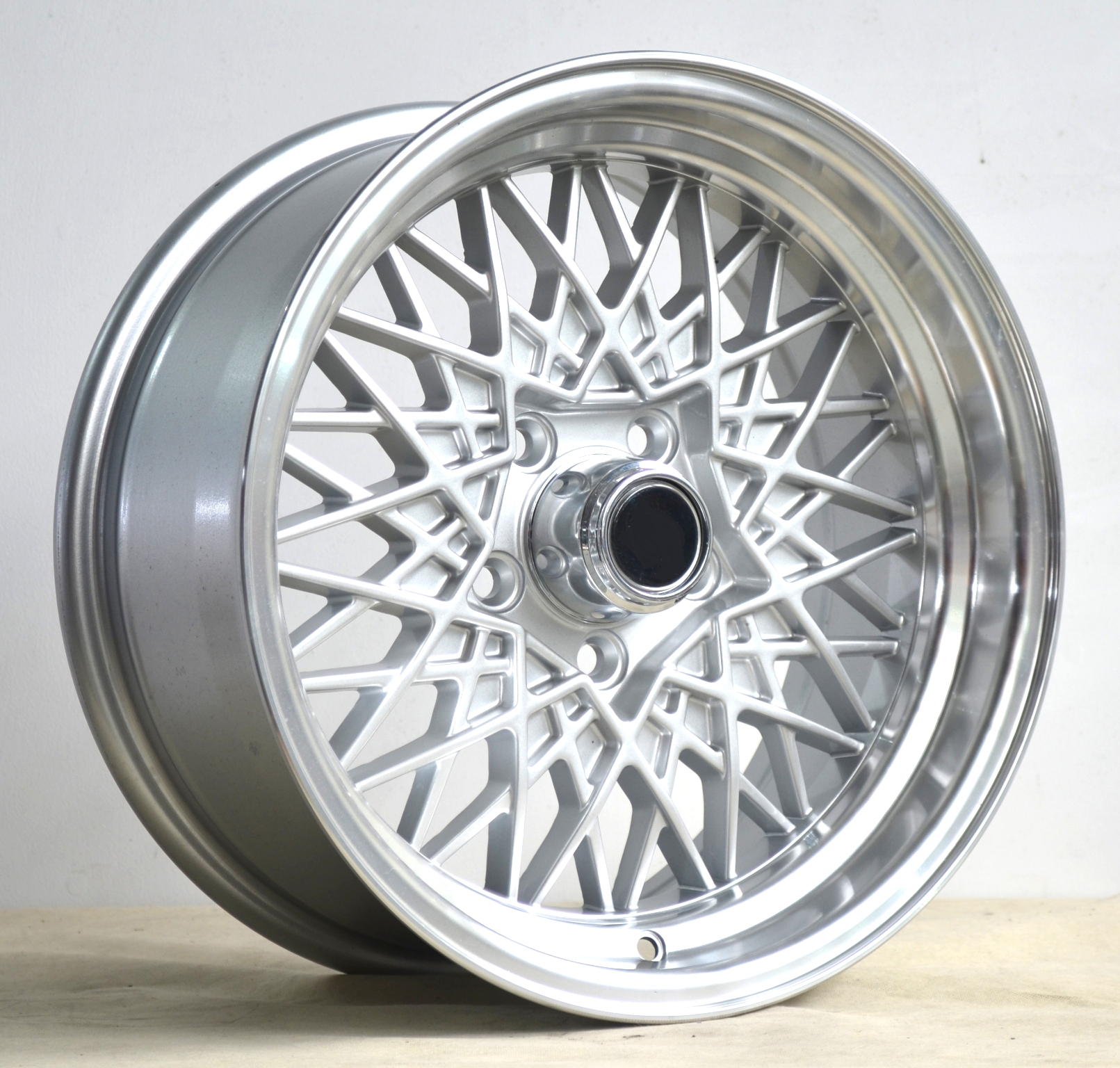 16インチ シルバーホイール 多スポークデザイン 16インチ シルバーホイール 多スポークデザイン GRASS ZX 中古ホイール