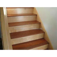 Marches et contremarches d'escalier en bois dur Merbau indonésien imperméable, style traditionnel, sol d'escalier entièrement massif de haute qualité