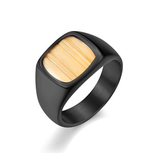 Europe et états-unis street tide fan en acier inoxydable plaqué or 18K incrusté de bois anneau pour hommes anneau carré incrusté de bois grain - Product Image 5