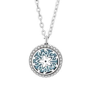 Collier diffuseur de parfum en acier inoxydable, motif floral, animalier et géométrique ajouré - Product Image 3