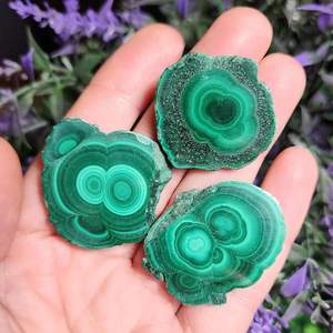 Spécimen minéral vert brut de petite taille 30-600g Pierre à énergie polie de poche Pierre de palmier naturelle Tranches de malachite - Product Image 4