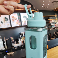 Gourde carrée en plastique PC écologique pour sports de plein air, capacité 700-900 ml, avec poignée pratique, unisexe, idéale comme cadeau