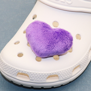 Vente en gros cœur stéréoscopique 3D décorations de chaussures accessoire de chaussure en peluche breloques de chaussure - Product Image 4