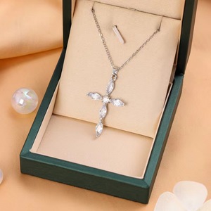Collana <span class=keywords><strong>da</strong></span> Donna alla Moda con Ciondolo a Croce, Tendenza Femminile, Collana con Catena in Acciaio Inossidabile e Pendente in Rame con Zirconi - Product Image 5