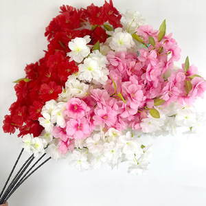 กิ่งซากุระหลากสีสัน 100 ซม. ดอกไม้ผ้าไหมจำลองคุณภาพสูงสำหรับตกแต่งงานแต่งงาน - Product Image 4