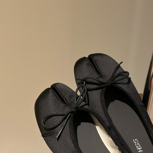 Escarpins plats en satin style ballerine à bout ouvert pour femme, nouvelle collection Printemps/Été 2026 - Product Image 5