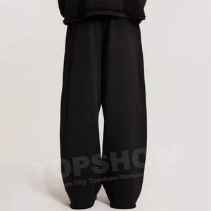 Pantalons de survêtement surdimensionnés et lourds personnalisés en usine OEM, couleur unie, ourlet brut, taille élastique, pantalons de survêtement décontractés, pantalons à jambes larges - Product Image 5