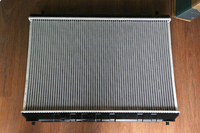 Nouveau radiateur en aluminium OEM du fabricant avec réservoir d'eau en plastique, état neuf, adapté aux voitures Zotye Zotye T700