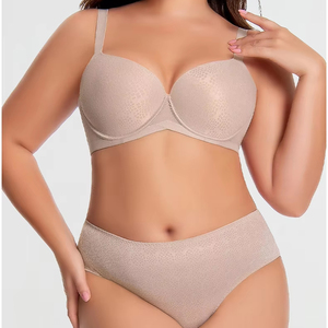Ensemble soutien-gorge grande taille sans couture, lisse, push-up, à armatures, pour femme, usage quotidien, avec rembourrage standard, pour poitrines généreuses, couleur unie - Product Image 1