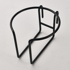 Portavasos universal de metal con diseño de gancho invertido, no requiere instalación, para uso en automóvil y hogar, color arena negro - Product Image 4
