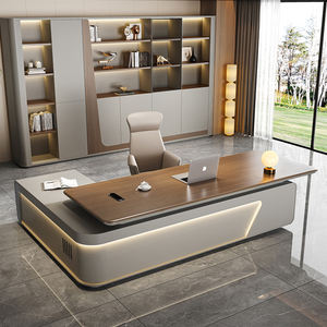 Ensemble de mobilier de bureau moderne, écologique et durable en MDF pour PDG et directeur, comprenant un bureau de direction en L et une chaise de bureau - Product Image 1