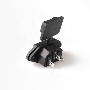 LZ-14-1-01 Embase Secteur <span class=keywords><strong>IEC</strong></span> avec Ressort Prise Électrique Connexion C14 AC Prise Industrielle de Mise À La Terre Standard Noir LANZMFG - Product Image 2