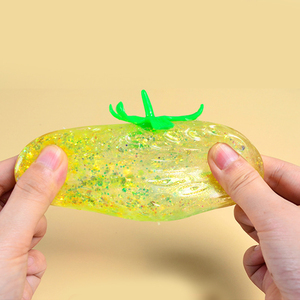 Jouets de décompression en gros pour enfants : Fraise en TPR scintillante, anti-stress, pour l'exercice des mains, cadeau promotionnel - Product Image 3