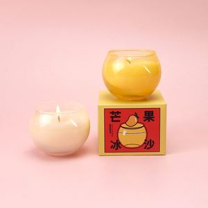 Jolies bougies parfumées en cire de soja dans un bocal rond en verre, parfum mangue et noix de coco, aromathérapie, décoration d'intérieur - Product Image 3