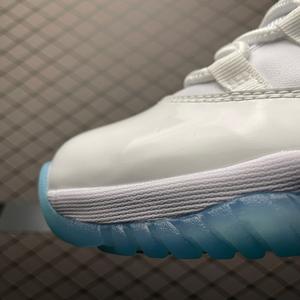 Zapatillas de Baloncesto Retro de Gamuza de Caña Alta para Hombre y Mujer, con Suela Gruesa, Ligeras, Antideslizantes y con Amortiguación EVERGREEN Fashion - Product Image 1