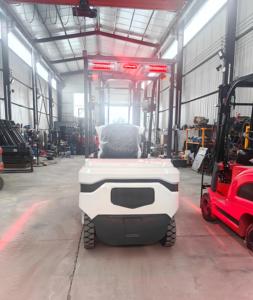 Montacargas Eléctrico de 1 Tonelada, 1.5 Toneladas, 2 Toneladas, 2.5 Toneladas, 3 Toneladas, 3.5 Toneladas con Mástil de Dos Etapas, Neumáticos Sólidos, Diseño Compacto con Batería de Litio - Product Image 5