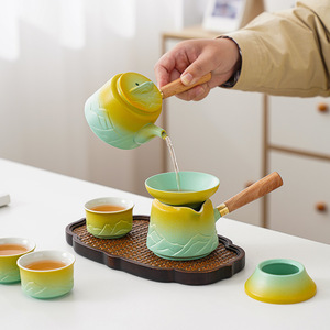 Tasse en céramique rustique rétro chinoise, motif sommet de château peint à la main, grande vaisselle en poterie pour cadeau - Product Image 1
